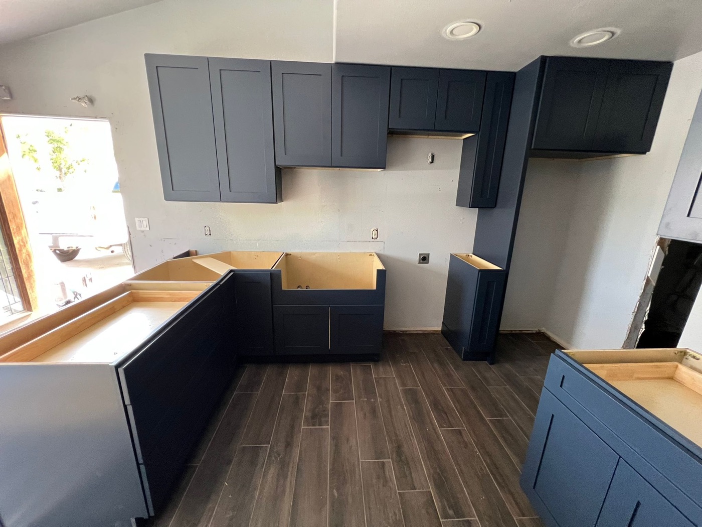Two-Tone Kitchen Cabinets: Light Top + Dark Island (San Antonio Design Guide) — WoodArt Cabinets San Antonio