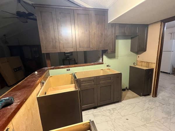 Quartz countertop install